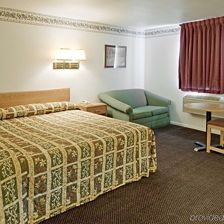 Americas Best Value Inn 麦金尼 客房 照片