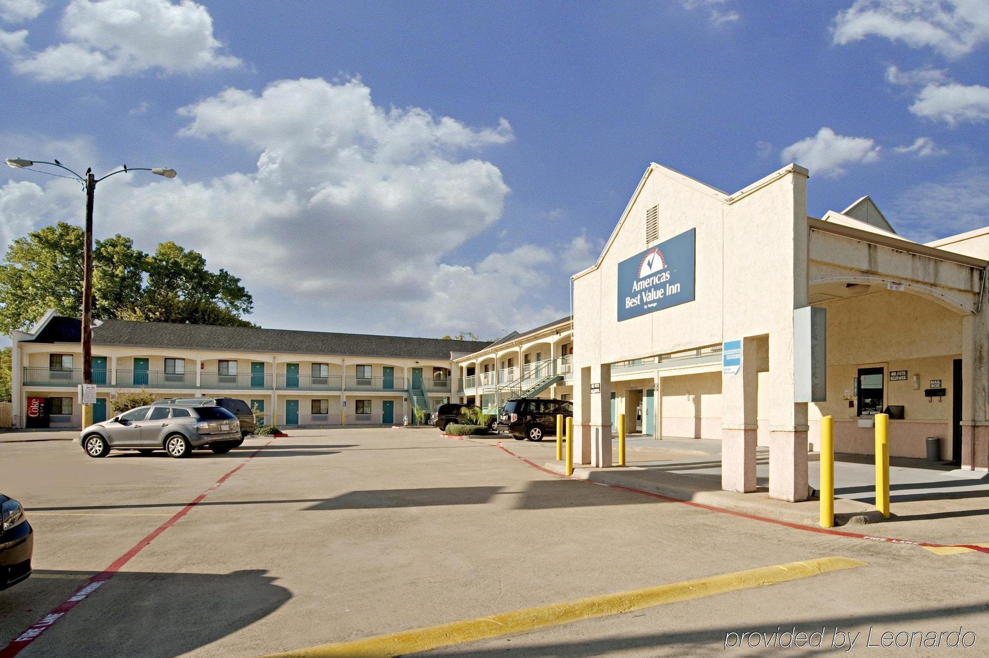 Americas Best Value Inn 麦金尼 外观 照片