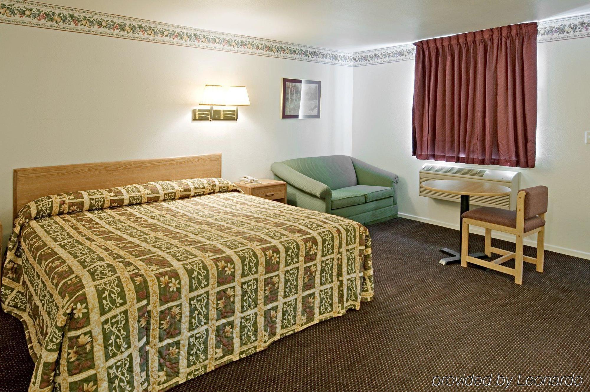 Americas Best Value Inn 麦金尼 客房 照片