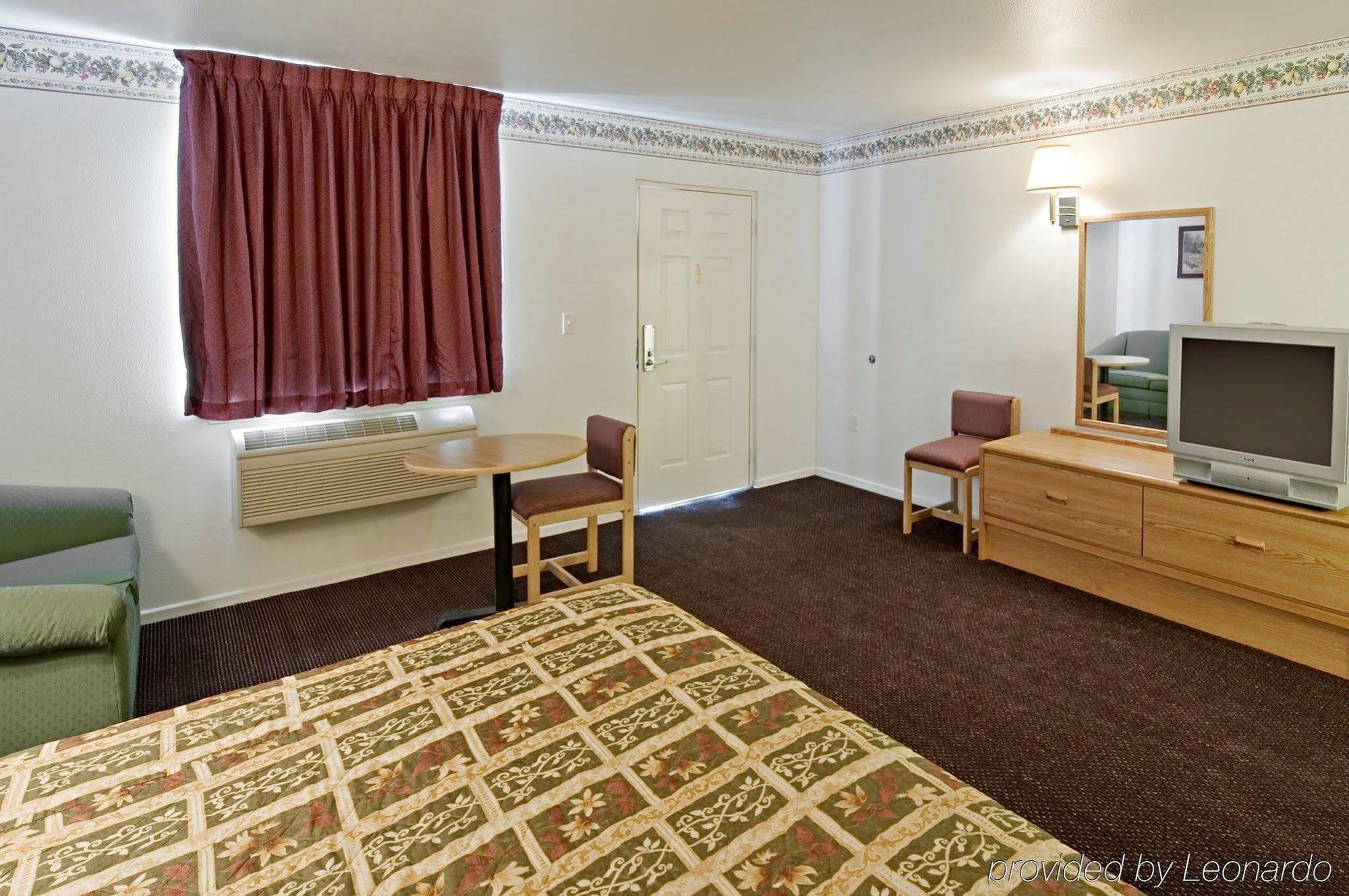 Americas Best Value Inn 麦金尼 外观 照片